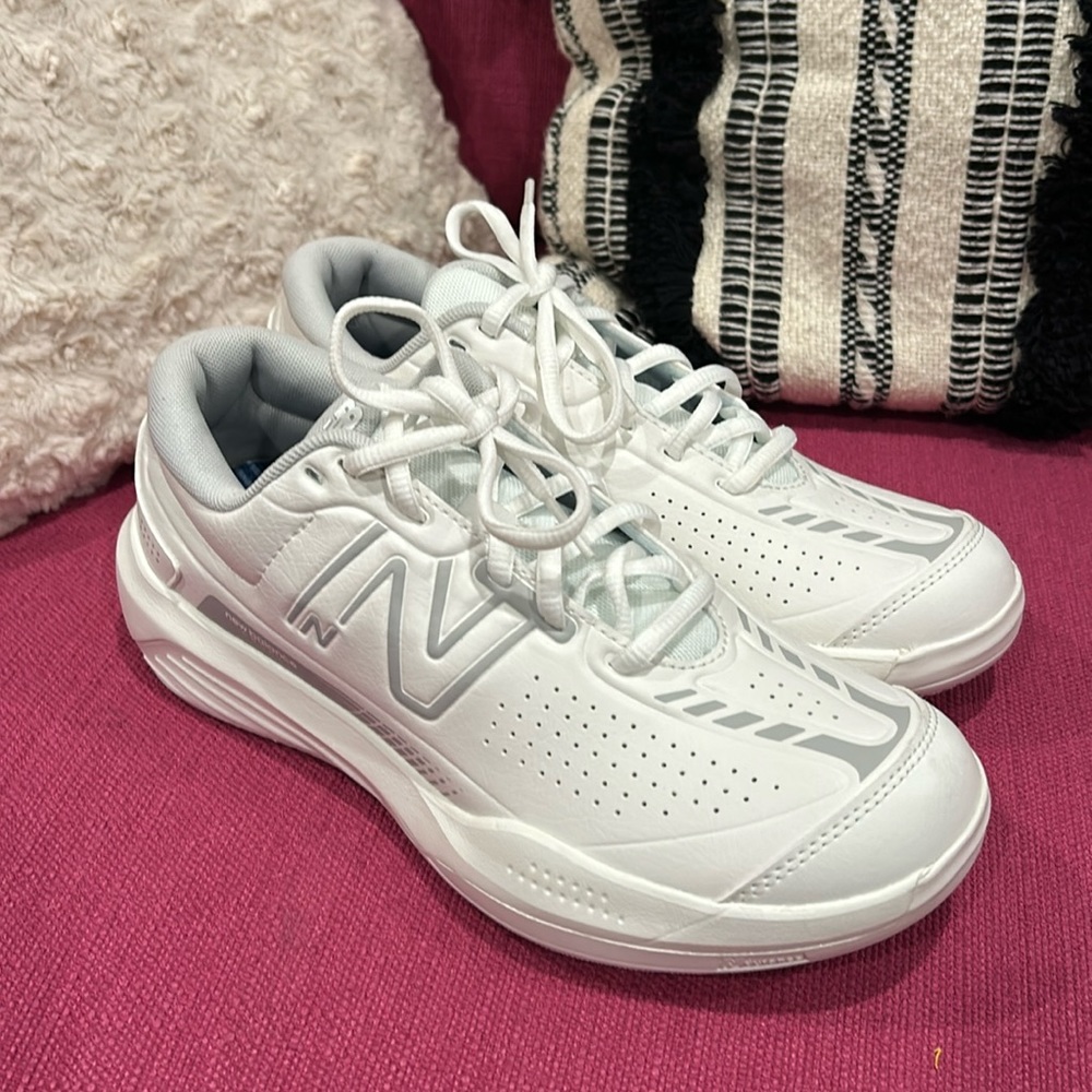 New Balance 696 tennis or pickleball court shoes 🎾